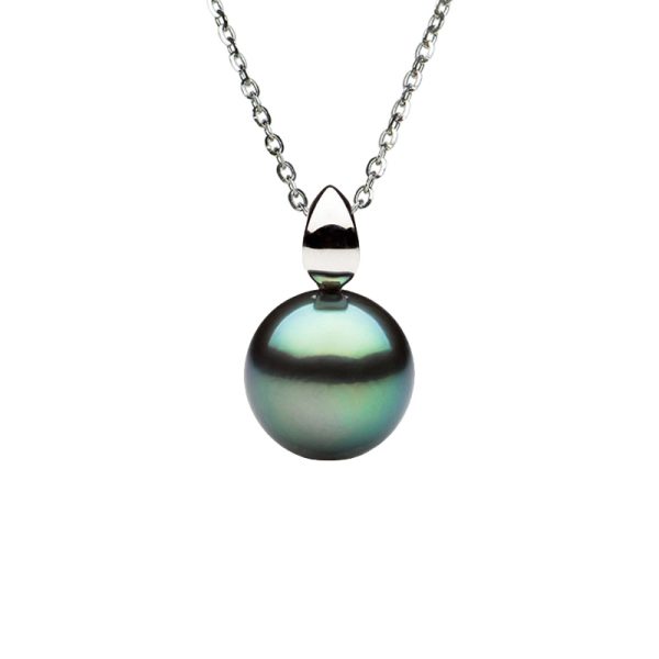 Round Tahitian pearl pendant